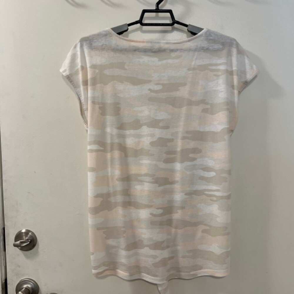 Lucky Brand Womens Peach Camo Cap Sleeve Tie Front V-Neck Shirt Size Medium - Picture 5 of 12